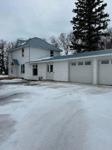 Treed acreage and house for sale Image# 6