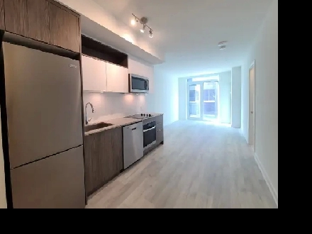 Brand New 2 Bed 2 Bath Condo in Yonge & Dundas Image# 9