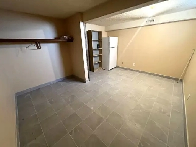 Room for rent at Centre St Image# 2