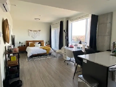 Studio,  laval moderne 7 eme étage de 560 p2 Image# 10