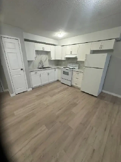 Three Bedroom Available Now Minnow Lake Image# 10