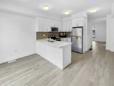 2 Bed 2 Bath Townhome for Lease In Uptown Waterloo Image# 10