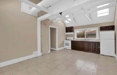 Two rooms available for rent in a 3 bhk house Image# 10