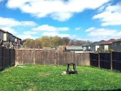 4 Bedrooms, 3 Bathrooms, Fully Detached, Indoor Parking Image# 2