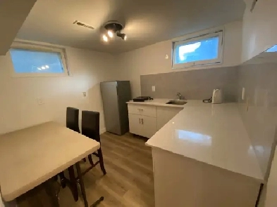 Tuxedo Basement suite close to Downtown/SAIT Image# 4