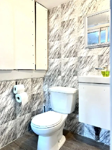 private studio for rent north side Image# 4