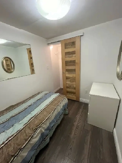 Furnished Room For rent, inc. internet and utilities Image# 3