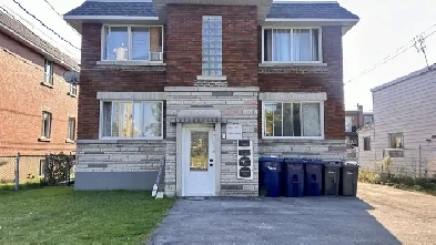 A louer CHOMEDEY - 2 chambres fermées - un stationnement inclus Image# 1