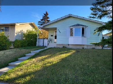 NE-Marlborough, 2 large windows Bedrooms in basement $1400/month Image# 2