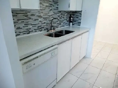 2 bedroom Condominium Pvt Parking Balcony premium Amenities pets Image# 3