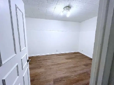 4 1/2 - Limoilou - Libre immédiatement Image# 3