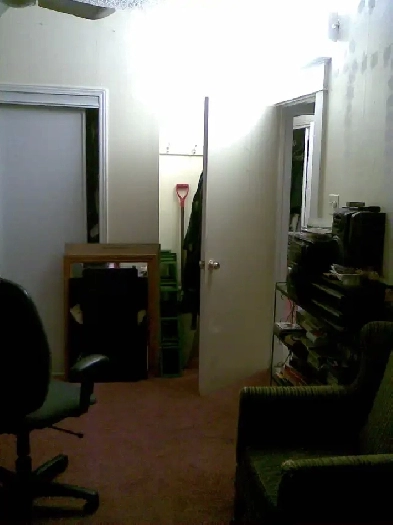 Furnished Bachelor for Rent, walk to Subway Image# 2