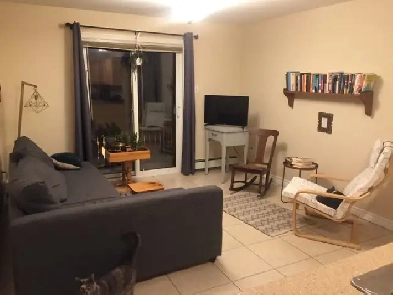 2 BDR APT. FEBRUARY. TOP FLOOR. HEAT INCLUDED. PARKING. STORAGE Image# 6