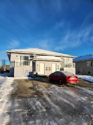 3 BED FURNISHED SUITE-2 LEVELS-LAUNDRY-PARKING-ALL INCL. & MORE Image# 10