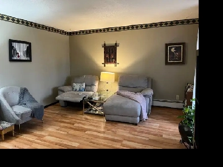 reduce dep Lower mount royal 2 bedrm balcony,pkg $1400/m   elect Image# 9