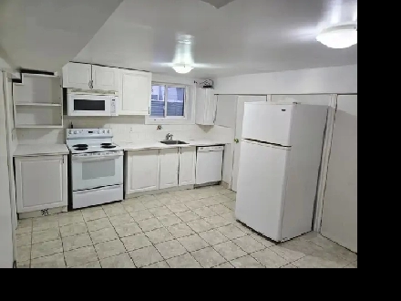 ALL INCLUSIVE 2 BED APT. IMMEDIATELY OR. SHORT TERM WELCOME. Image# 1