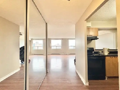 SPACIOUS 2-BEDROOM CONDOMINIUM WITH MODERN STYLE AND COMFORT Image# 6