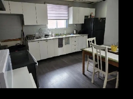 Colocations Chambres meublées Etudiant(e)s intl Teccard UQAM etc Image# 2