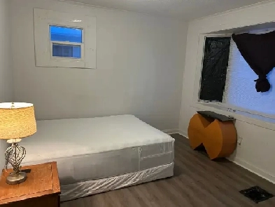 1 room for rent, $725 (wifi, laundry) Image# 1