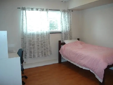 Room for SFU Female Student Burnaby Image# 4