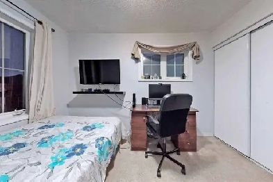 4 Bedroom 2.5 Bath Detached House Image# 8