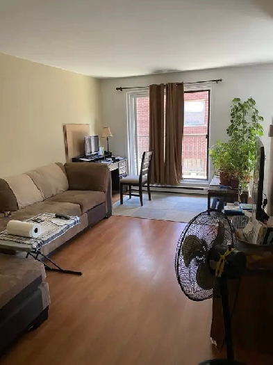 Pointe-aux-Trembles beau grand 4 1/2 situé à l'étage Image# 4