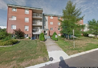 Superbe grand 4 1/2, 2e étage Lévis Libre Image# 3