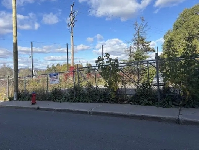 Stationnement à louer, rue Carillon Image# 1