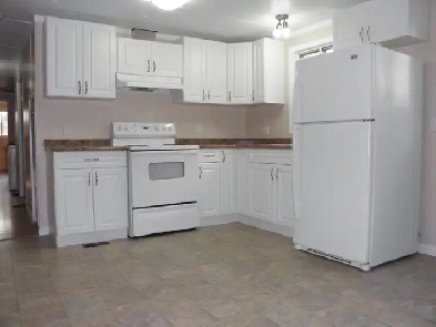 Renovated Mobile Home in Mobile City Estates, Spruce Grove Image# 3