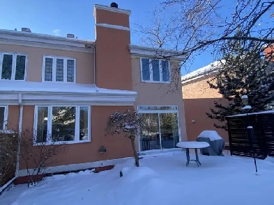 Maison en rangée / de ville à vendre Image# 4