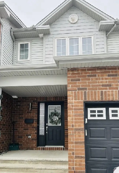 Basement Master Bedroom (Macoun Stay) Image# 5