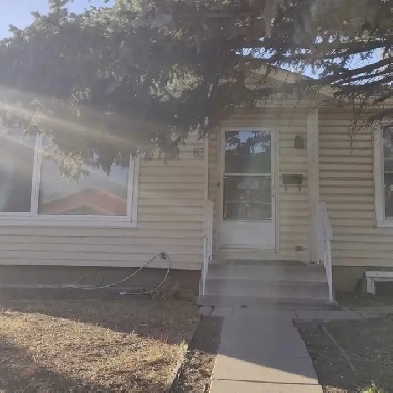 3 Bedrooms Bungalow House in NE for Rent Image# 2