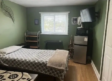 Room Available Immediately 5 Mins To Darlington OPG Image# 6