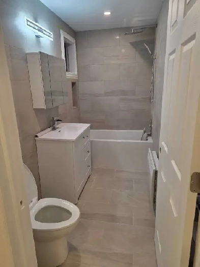 Super 5 1/2 a proximite de tout, metro fabre disp 1er janvier Image# 6