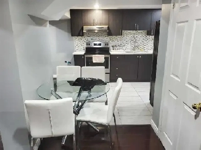 Spacious 2 Bedroom Basement Apartment! Image# 1