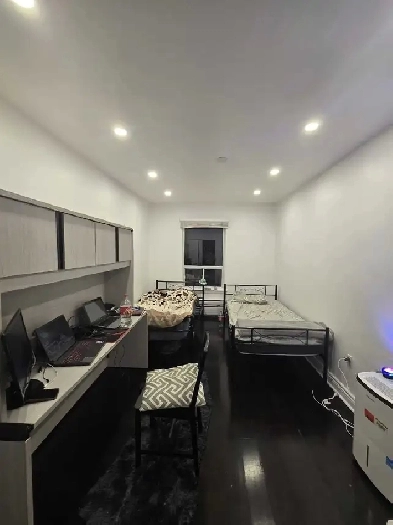 3 Bedroom 2 Bath House- 2nd Floor | Finch & Wilmington Image# 6