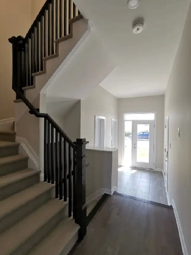 4 Bedroom single house in move in condition for rent. Must see. Image# 5