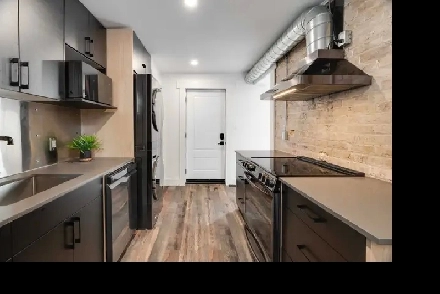 FURNISHED Inclusive 2Bed Unit - Steps to Downtown/WortleyVillage Image# 5