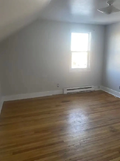 Uptown 3 brm with hydro, heat & water included/amenities nearby Image# 4