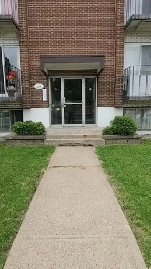 GRAND 3,5 Demi-sol, Belle Rive, Longueuil Image# 4