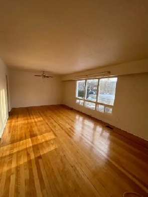 SPACIOUS 3-BEDROOM APT. - FEB. 1 - PARKING INCLUDED! Image# 6