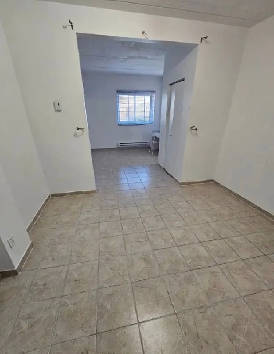 Montreal, 3 1/2, Metro Parc, Appliances Included, Flexible Dates Image# 4