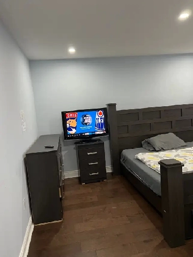 Gorgeous Furnished Room on 2nd Floor in Pickering House for Rent Image# 6