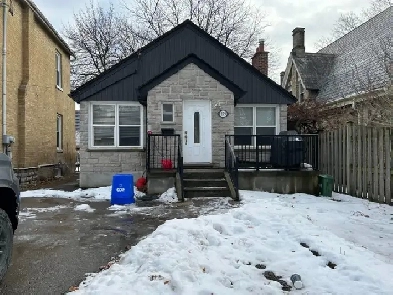 Great Location for Students Image# 5