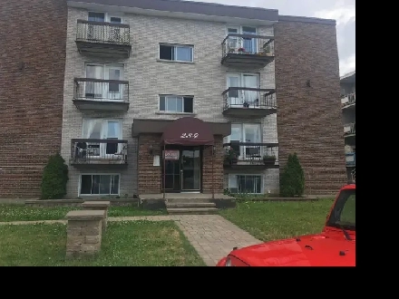 3 1/2 à louer laval Image# 3