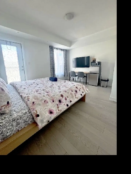 Daily nightly weekly room for rent Keele Wilson Downsview Park Image# 12