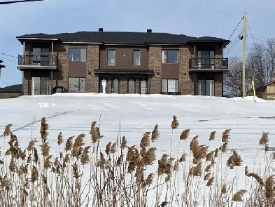 4 1/2 À LOUER (BROMPTONVILLE)