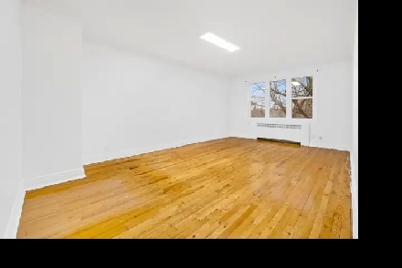 Large 4.5 Apartment - ALL INCLUDED (Heat 5 Appliances) - Promo! Image# 5