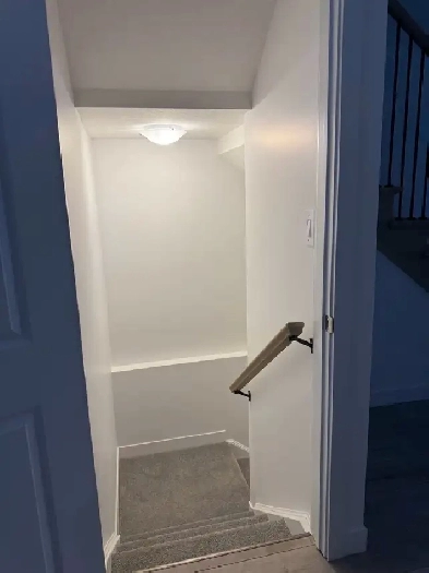 one bedroom basement available - Cambridge Image# 3