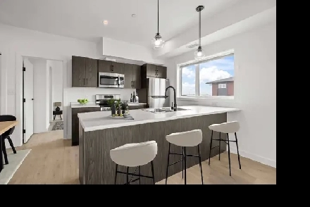 SPACIOUS 3 Bedroom Apartment! With Fitness Centre! Image# 9